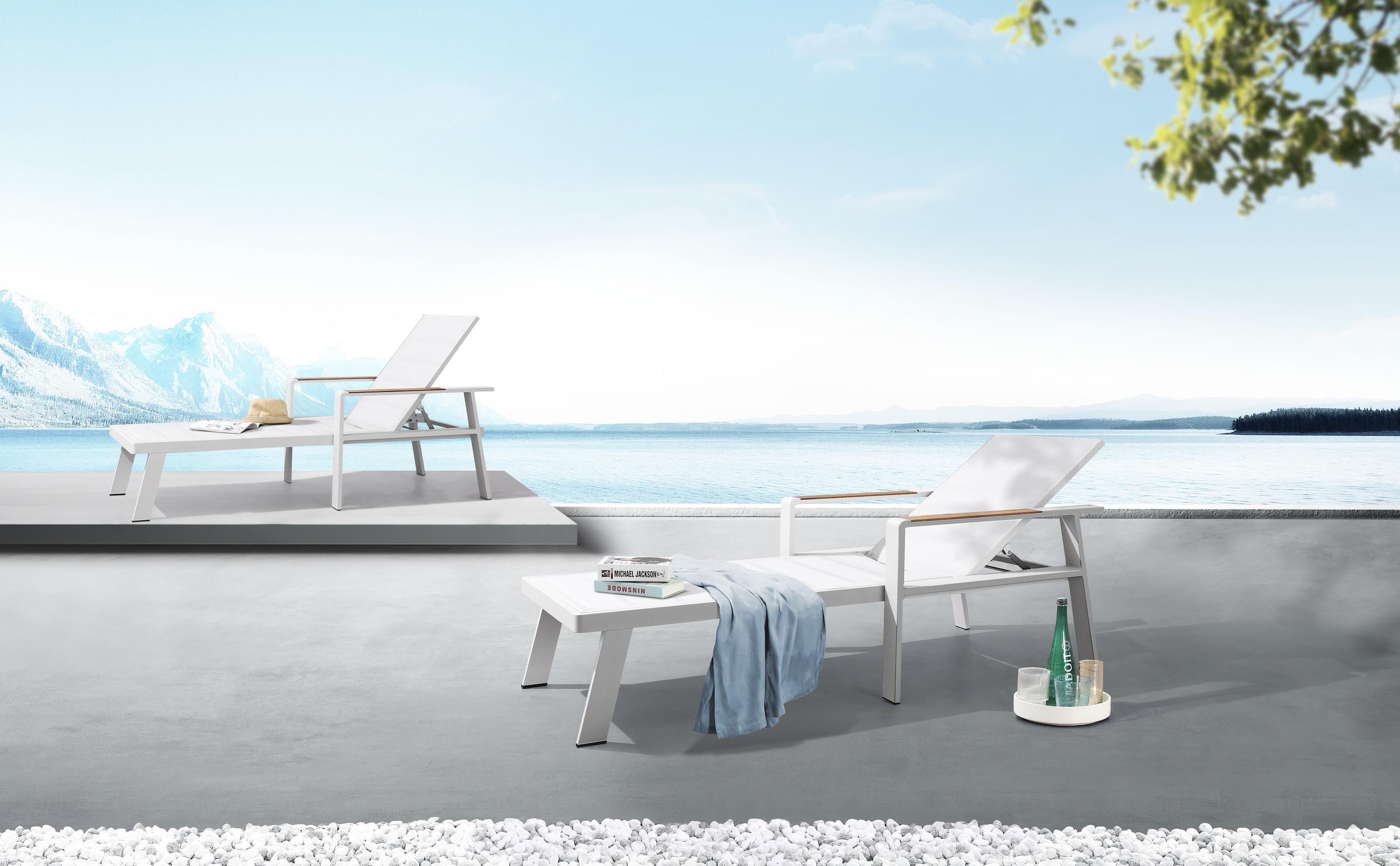 Bain de soleil en aluminium haut de gamme beige avec tissu oléfine, design luxe et élégant, accoudoirs en teck FSC, housse.