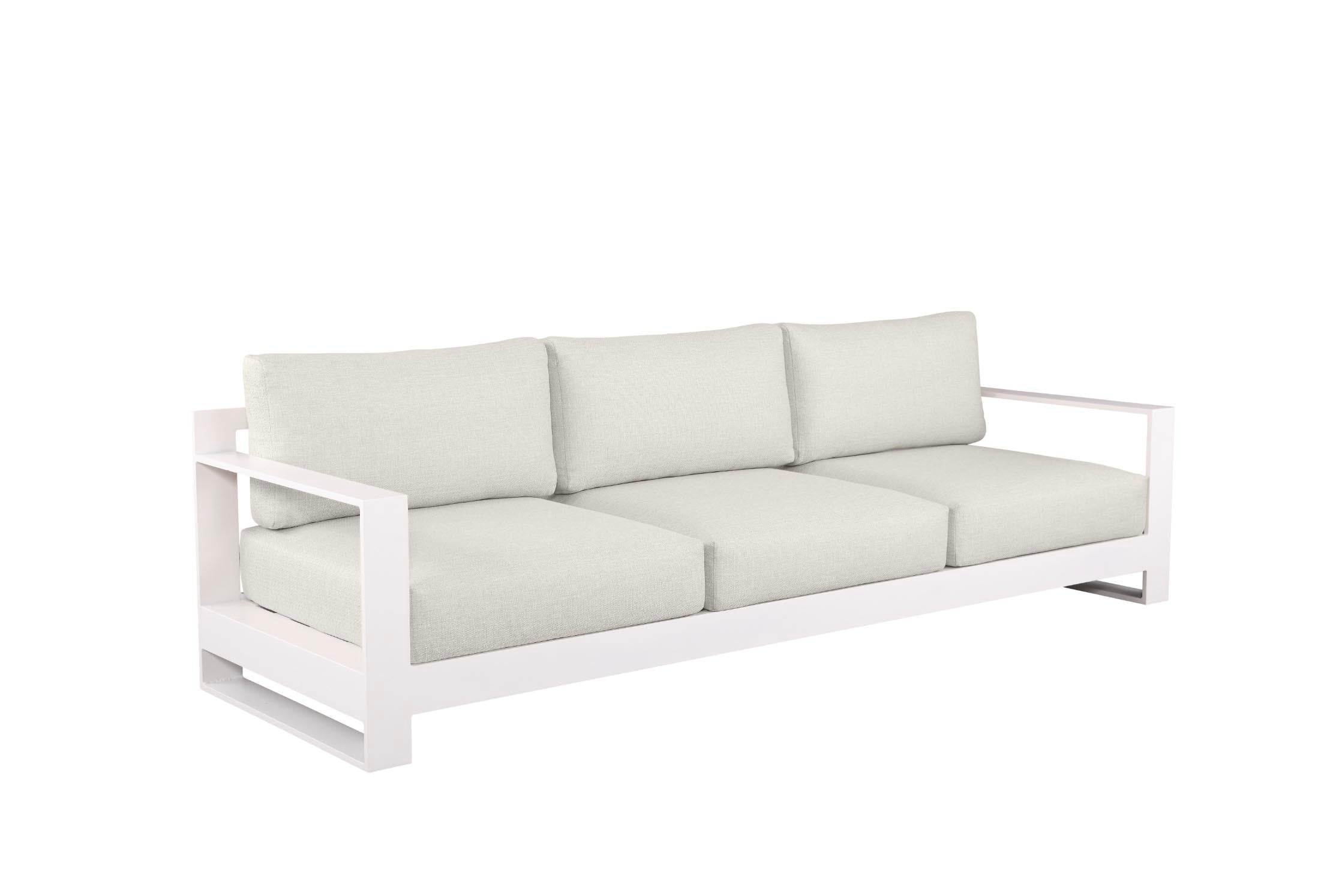 Canapé 3 places en aluminium haut de gamme blanc, coussins clairs en tissu oléfine Sunproof, design premium et élégant.