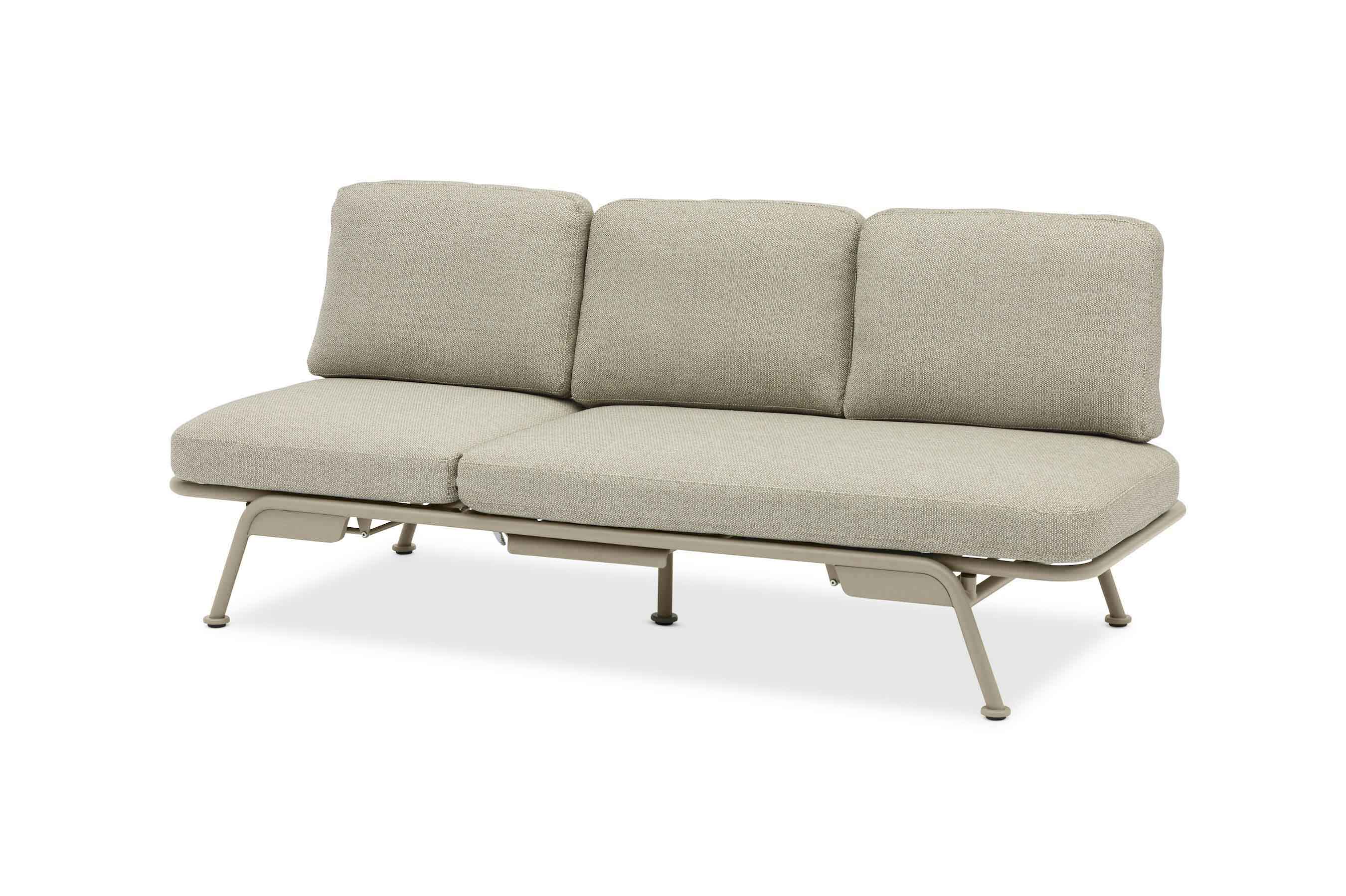 Canapé modulable de la collection Sunny, en aluminium beige haut de gamme, design belge élégant avec coussins épais.