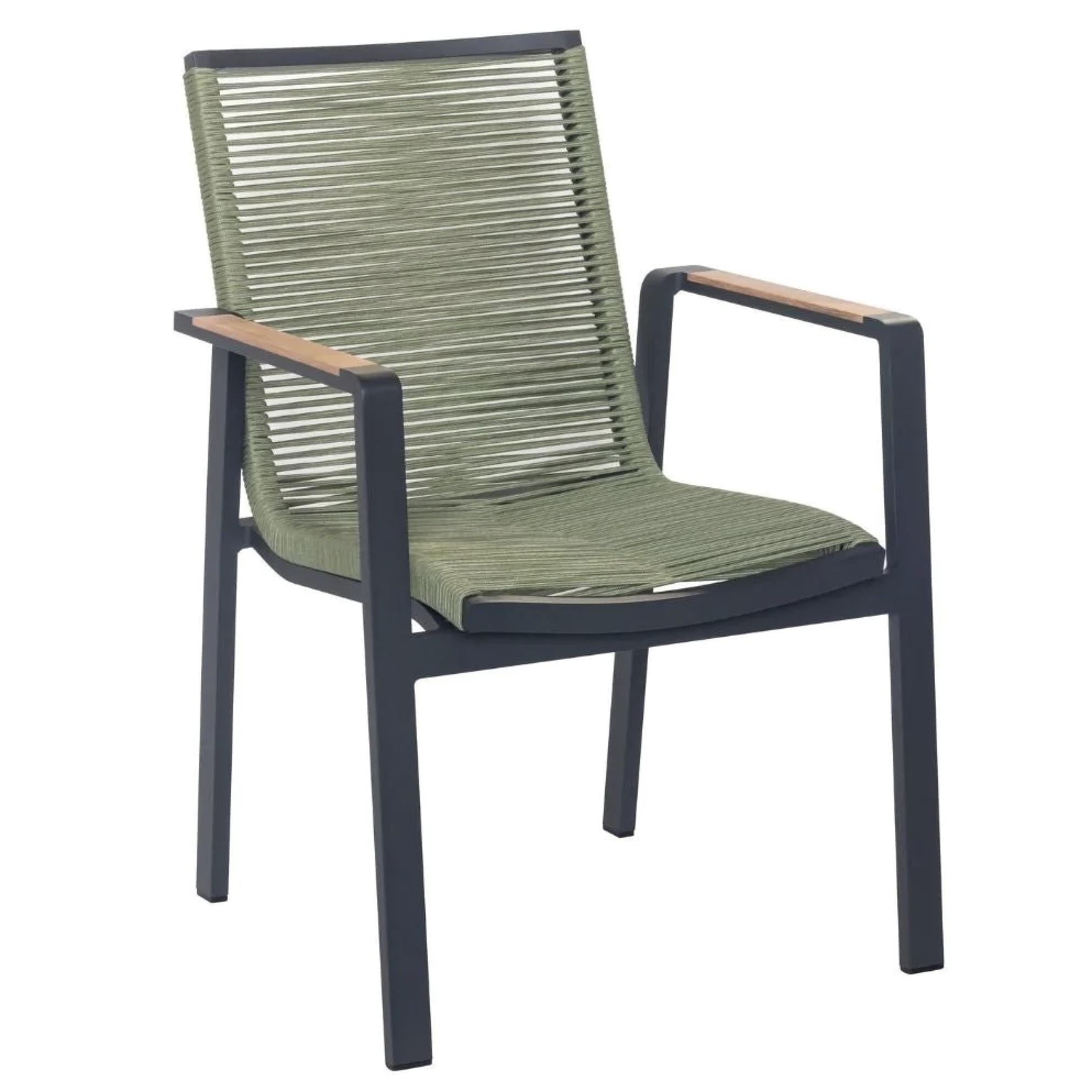 Fauteuil empilable en aluminium haut de gamme noir mat avec accoudoirs en teck FSC, assise et dossier en tissu oléfine vert.