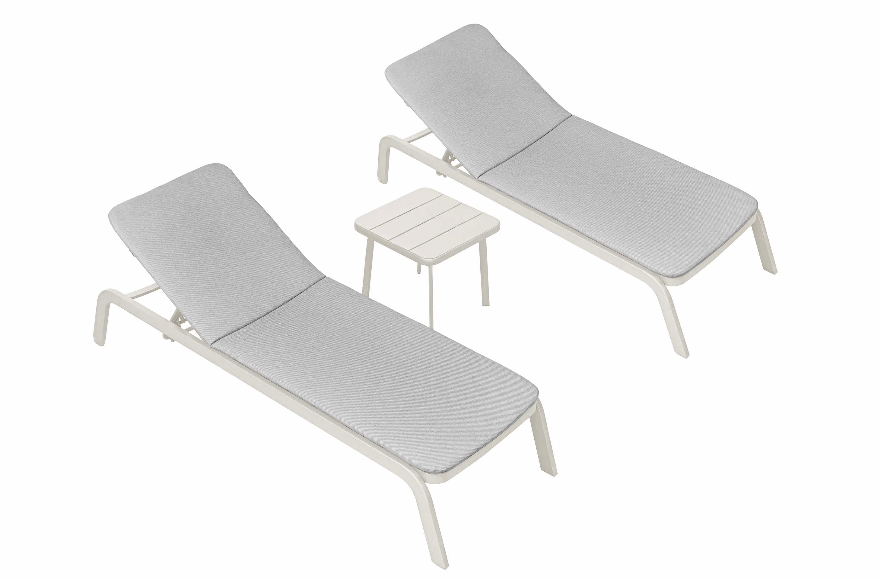 Bain de soleil extérieur empilable en aluminium haut de gamme avec peinture epoxy beige, design innovant et élégance.