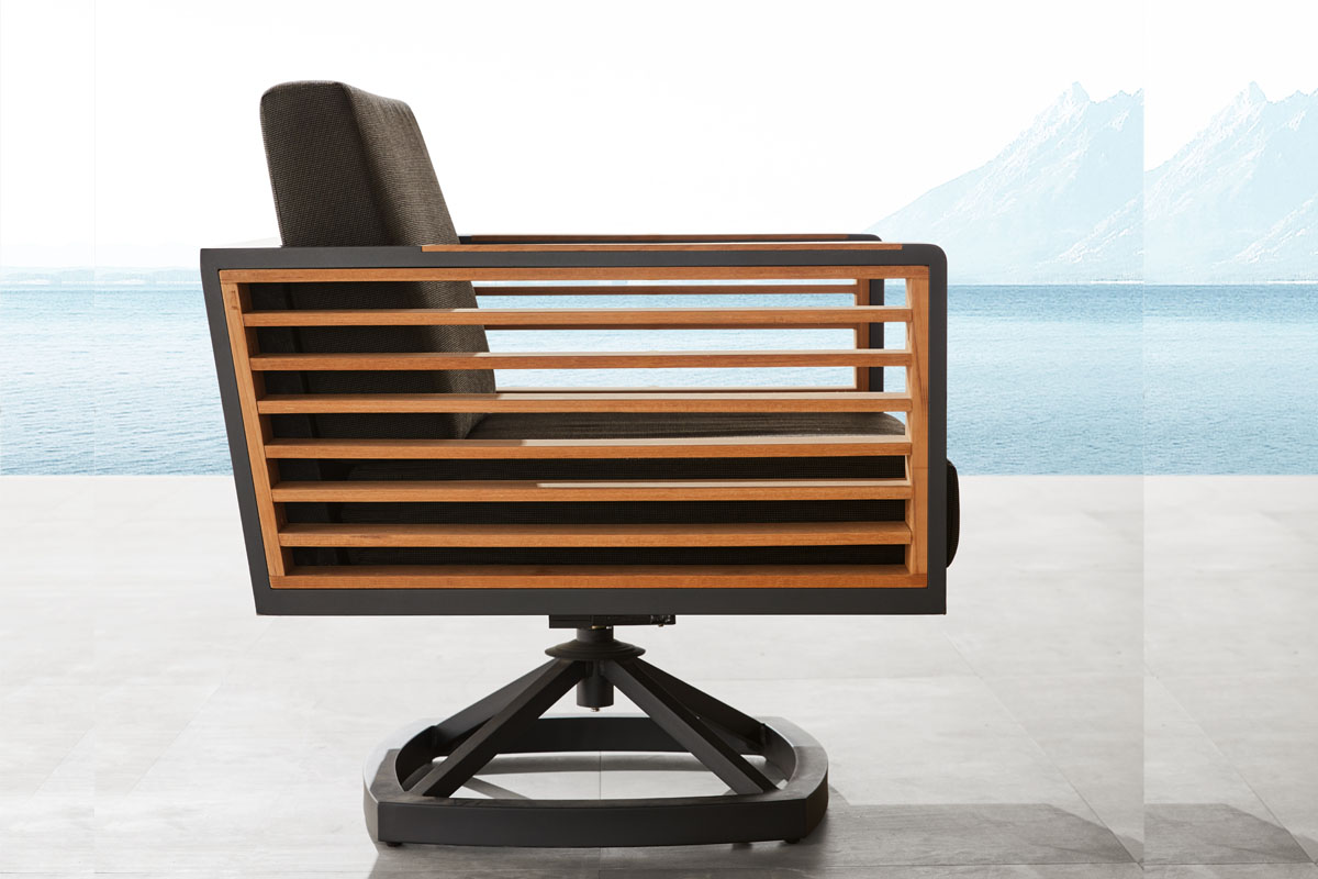 Fauteuil pivotant en aluminium noir avec accoudoirs en Teck FSC, coussins luxe en tissu 100% Oléfine déhoussables et déperlants