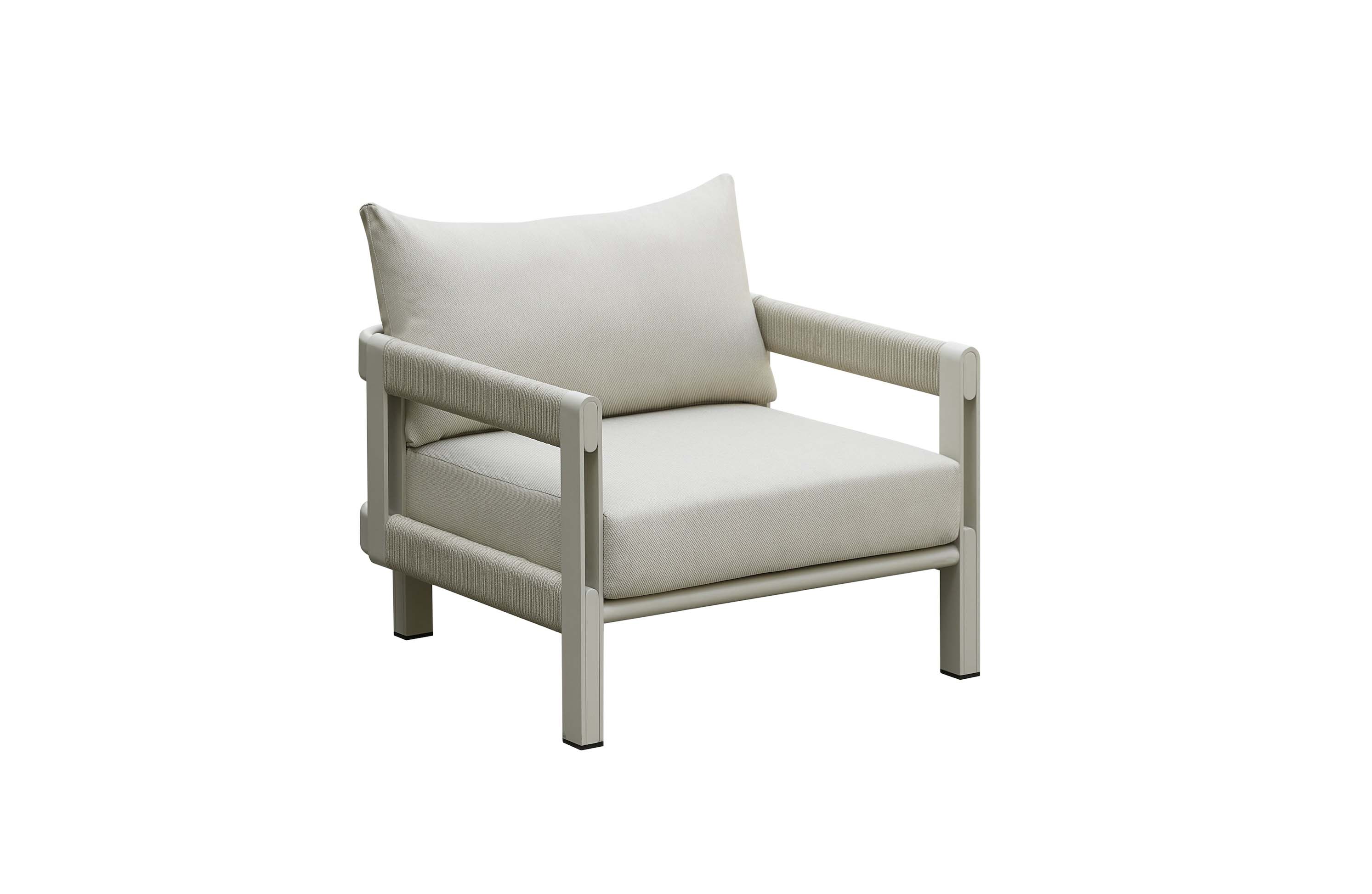 Fauteuil lounge en aluminium beige avec coussin en fibre oléfine 100% déhoussable et déperlant, design italien élégant.