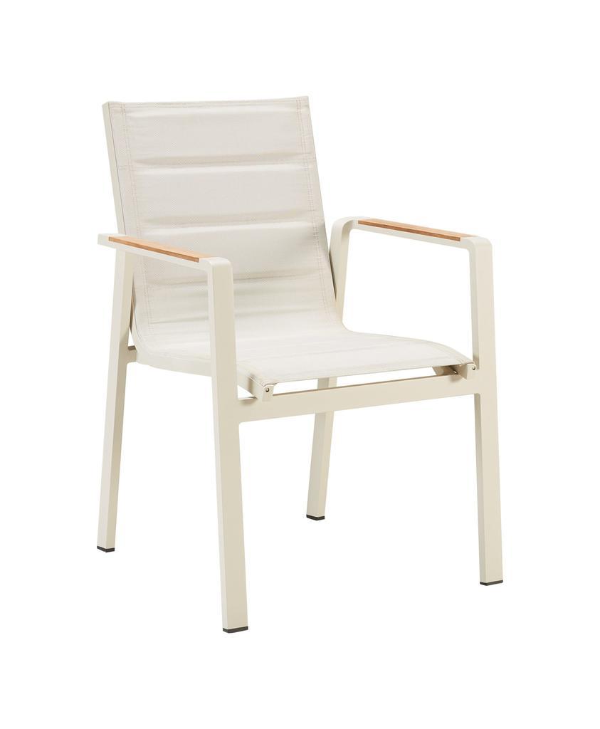 Fauteuil beige en aluminium haut de gamme avec accoudoirs en teck FSC, assise et dossier en tissu oléfine déperlant et déhoussable.