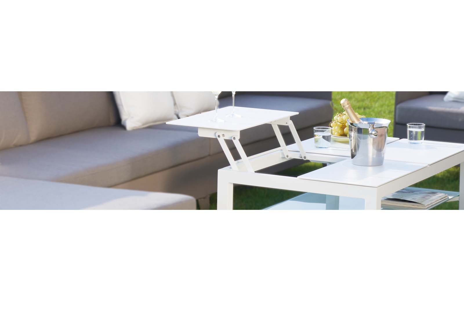 Salon de jardin modulable en aluminium blanc haut de gamme avec coussins gris clair, design élégant et durable pour jardin.