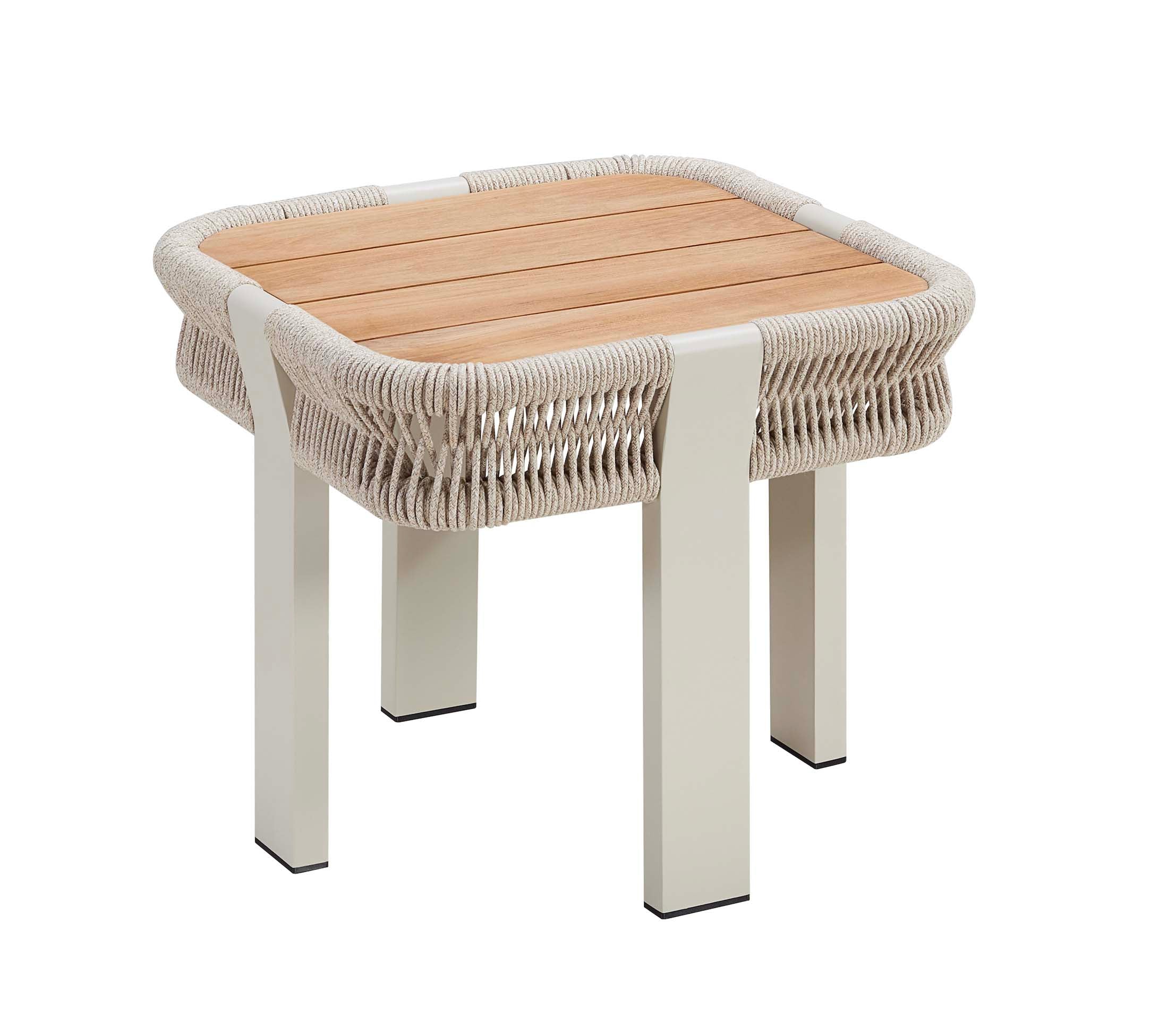 Table basse carrée en aluminium blanc avec plateau en teck FSC et corde tressée beige, design moderne et élégant.