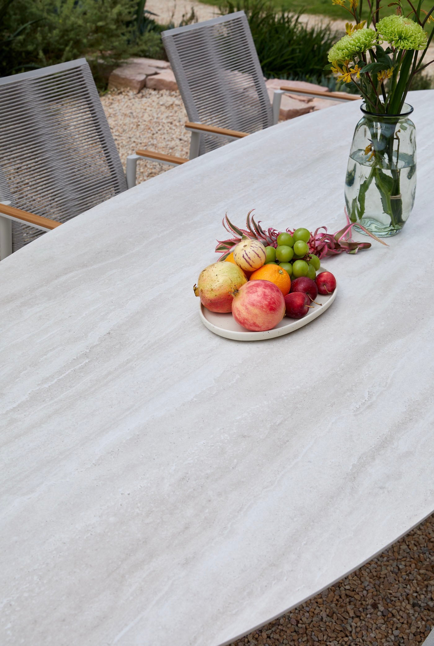 Table de jardin ovale aluminium et plateau céramique haut de gamme - NINO