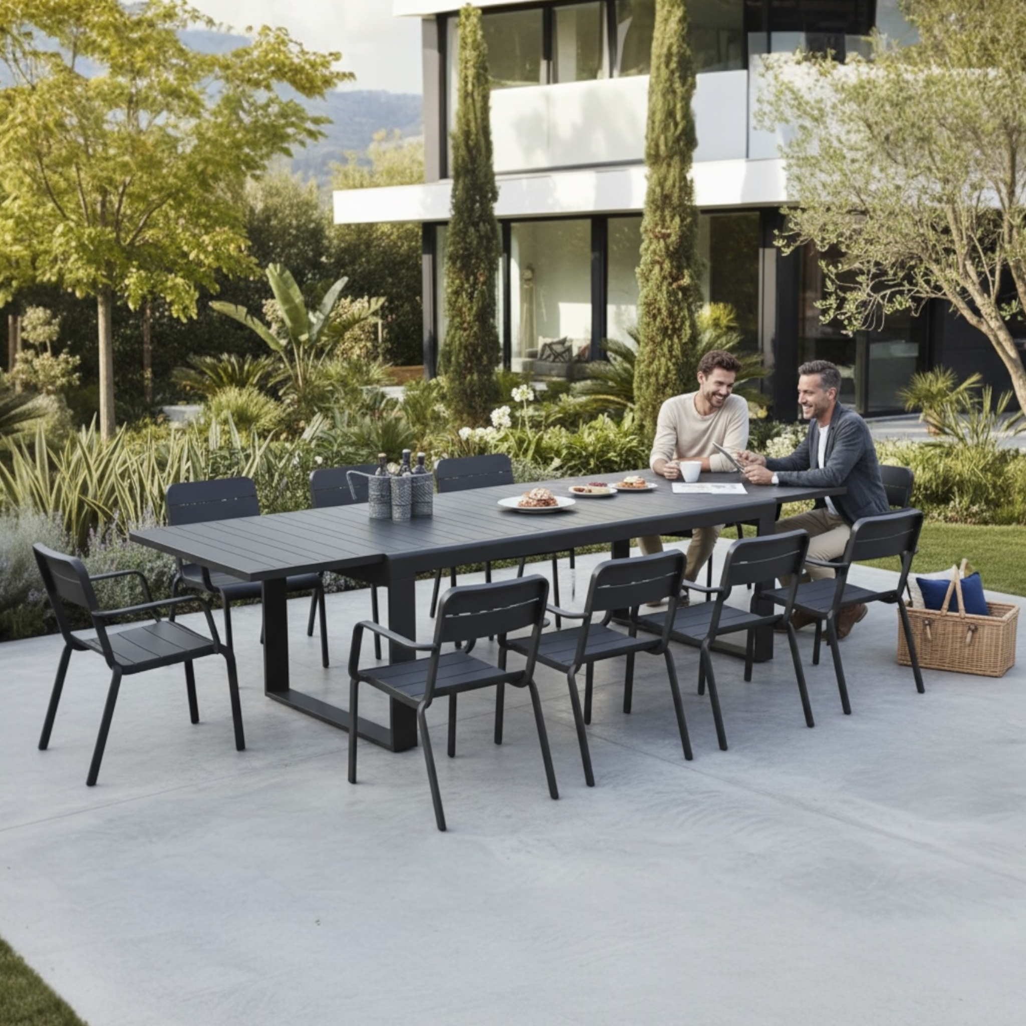 Table à manger extensible en aluminium thermolaqué noir, design contemporain élégant avec grand espace, structure en aluminium.