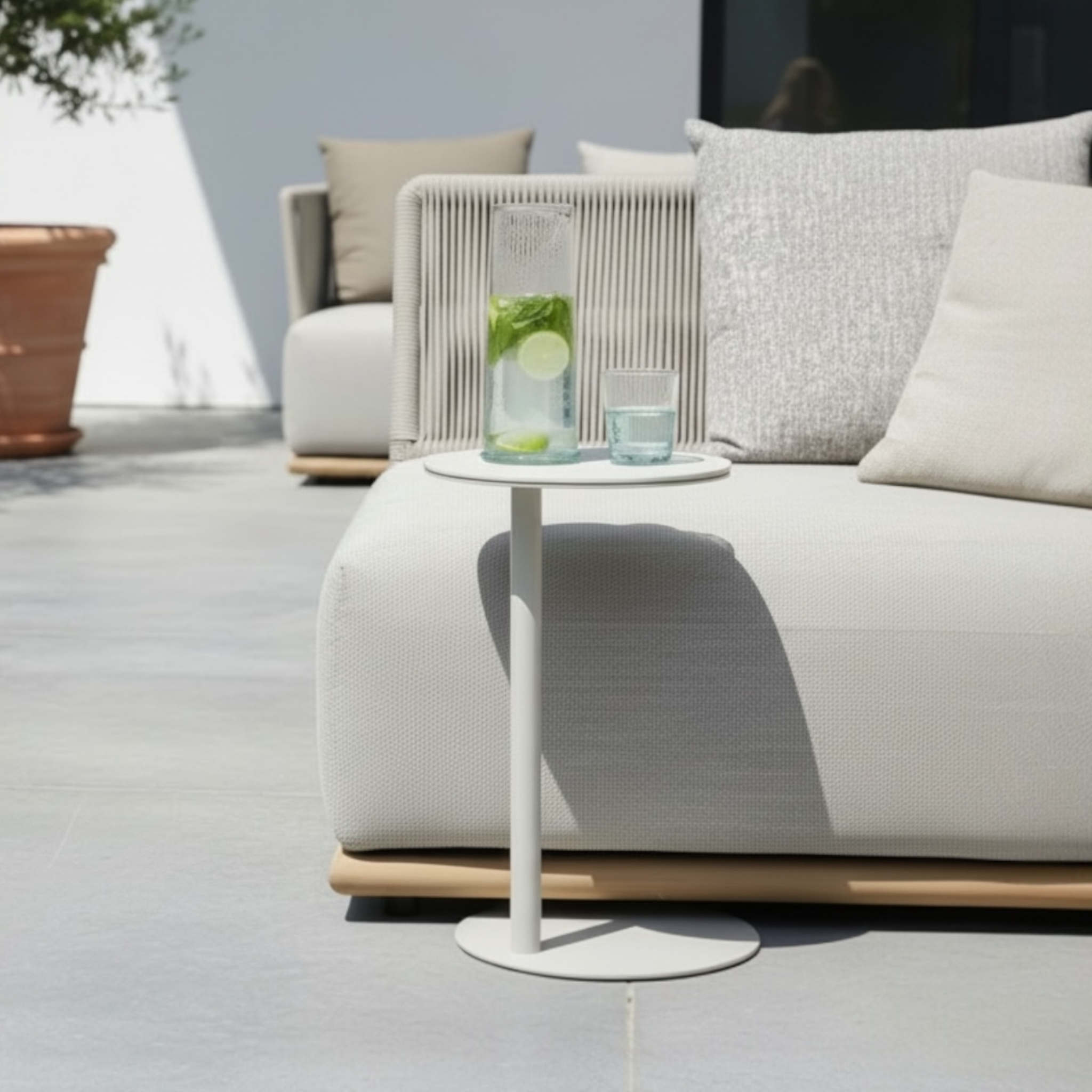 Table d'appoint en aluminium et céramique - BULTER BEIGE
