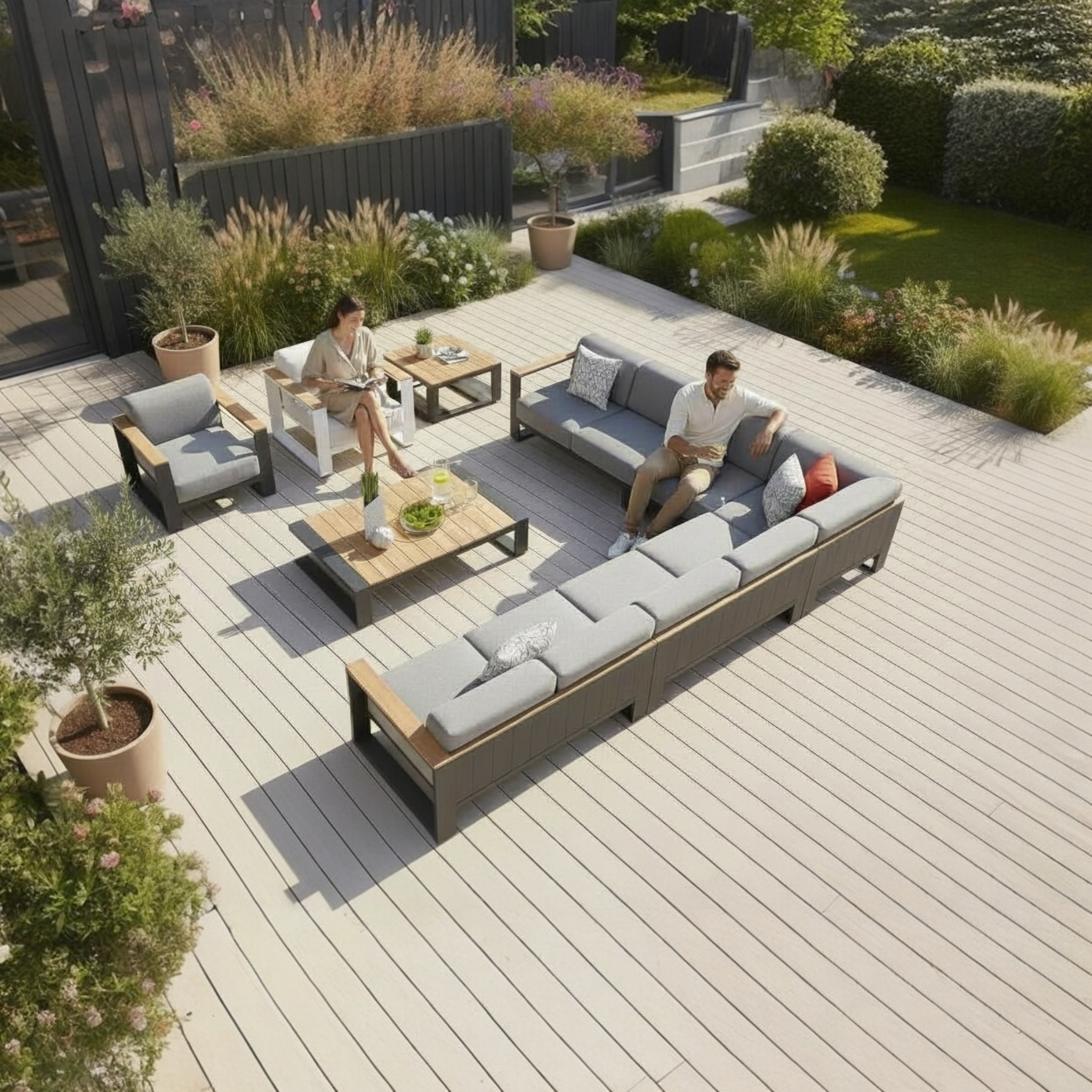 Salon de jardin d'angle en aluminium et Teck SFC avec coussins en tissu acrylique déhoussables et déperlants, design.