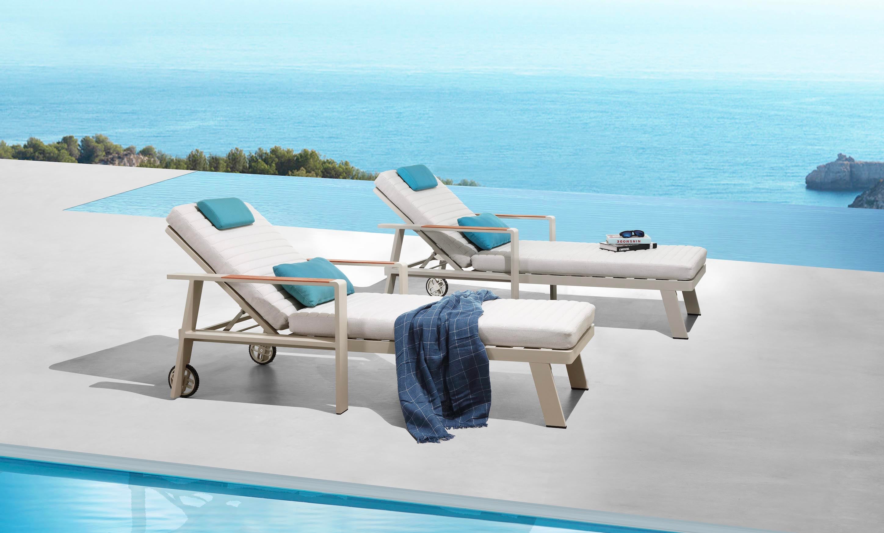 Bain de soleil en aluminium haut de gamme beige avec roulettes, tissu oléfine élégant beige, housse déperlante. 