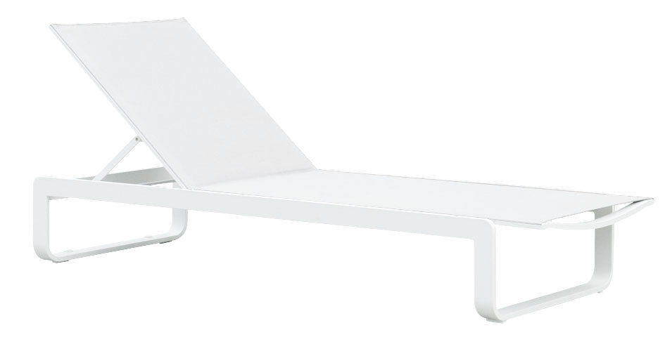 Bain de soleil en aluminium haut de gamme avec toile blanche en textilène, finition peinture époxy, design épuré. 