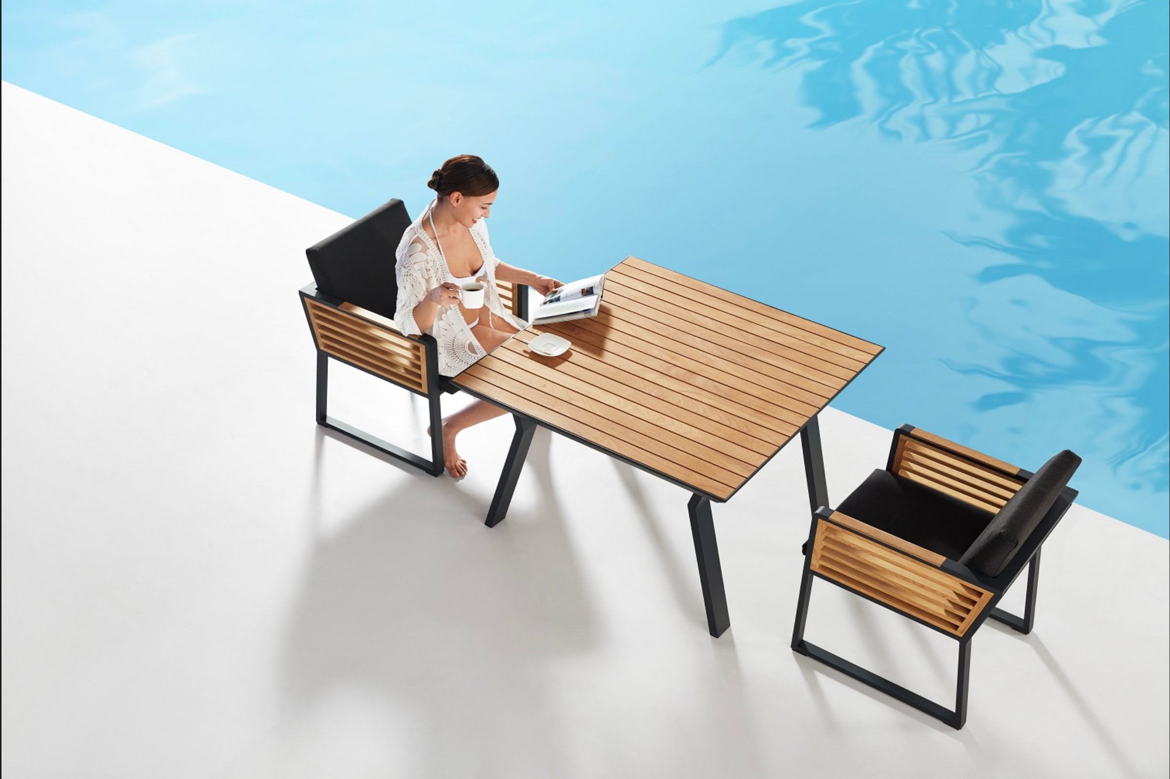 Fauteuil de repas extérieur en aluminium avec accoudoirs, assise en tissu 100% Oléfine noir, coussin déhoussable et.