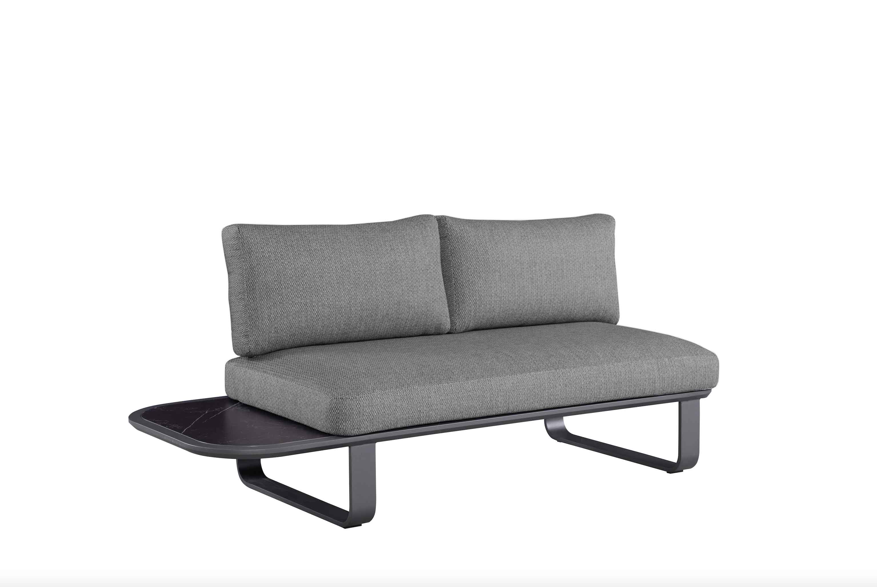 Canapé d'angle jardin en aluminium haut de gamme noir, coussins gris mousse Quick Dry Foam, tablette latérale en céramique.