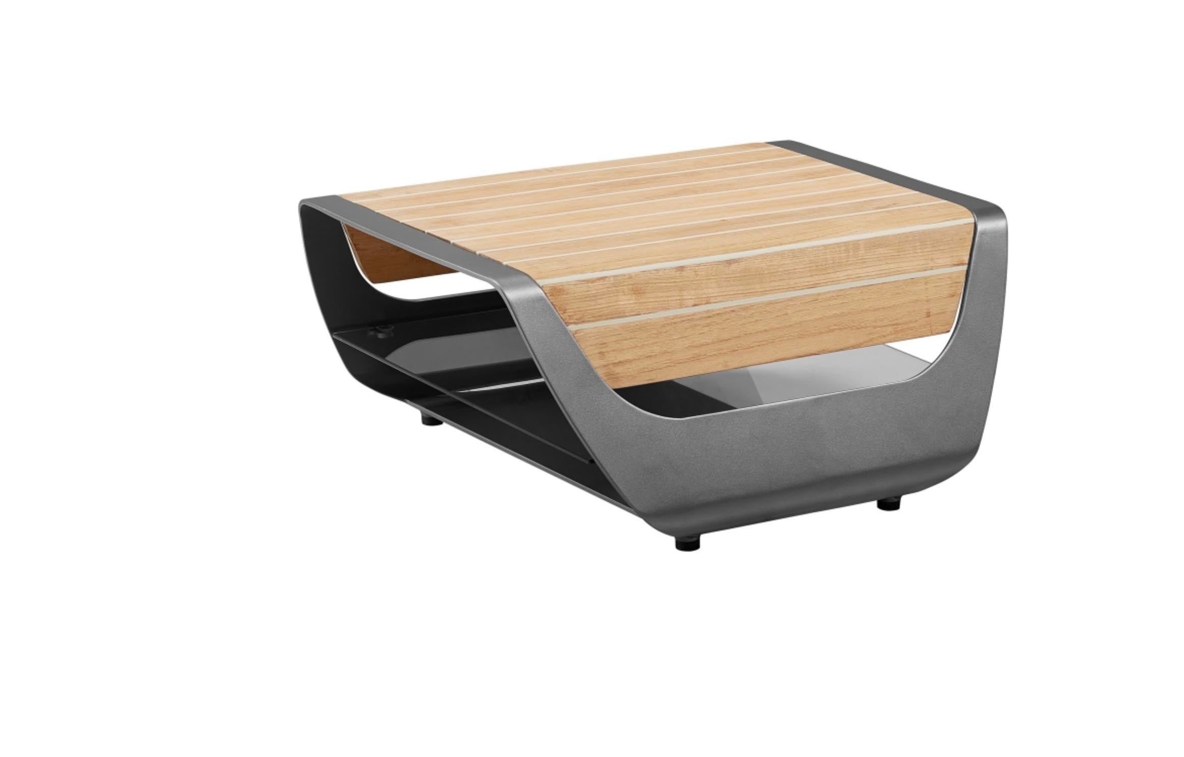 Table basse de jardin luxe en aluminium gris avec plateau en Teck FSC et lignes courbées design by PININFARINA.