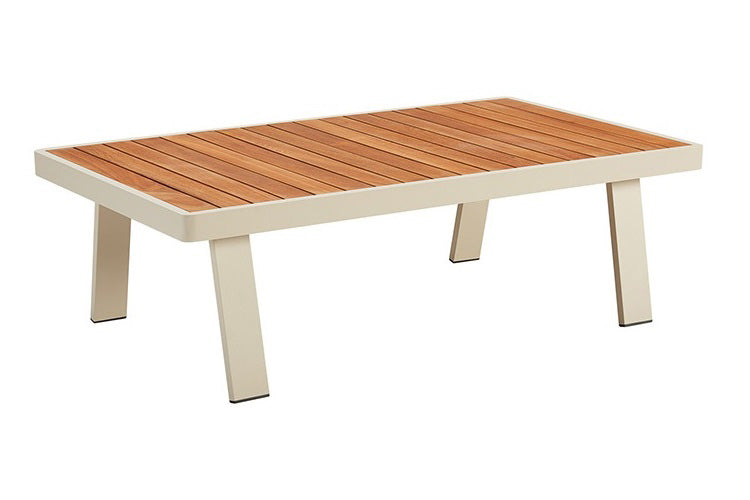 Table basse rectangulaire en aluminium haut de gamme avec plateau en teck FSC naturel, design élégant et durable, style luxe. 